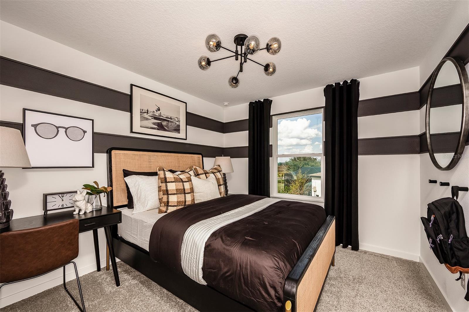 Listing photo id 12 for 6283 Broad Field Avenue