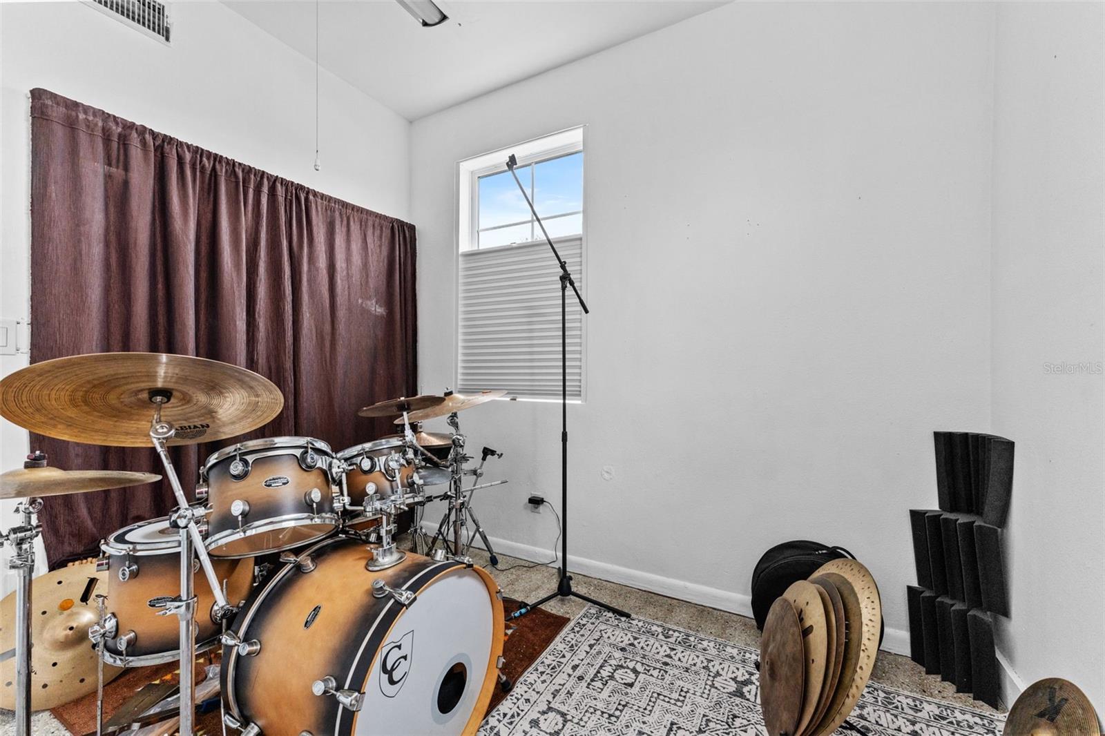 Image 21 of 38 For 701 49th Street S