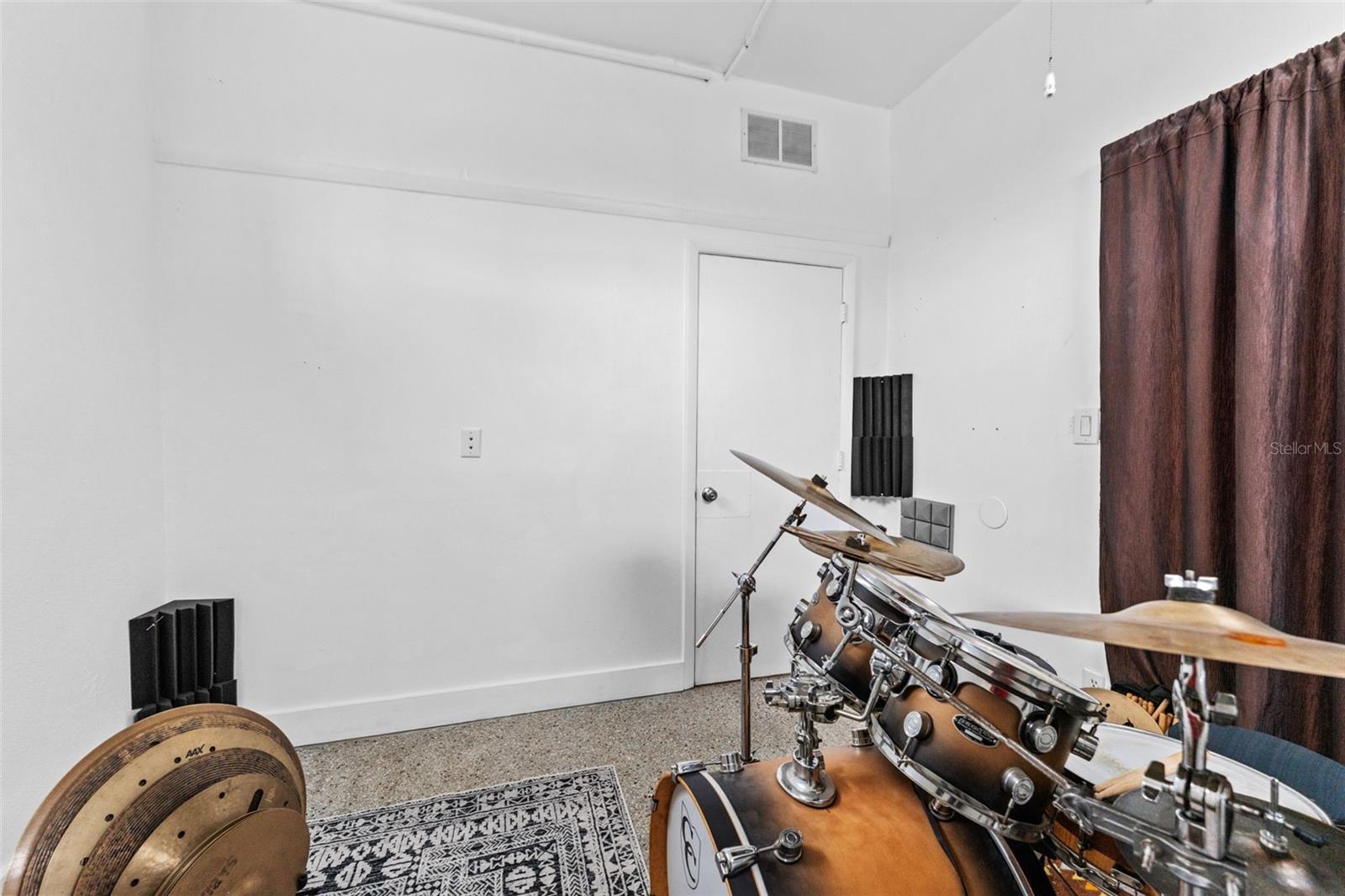 Image 22 of 38 For 701 49th Street S