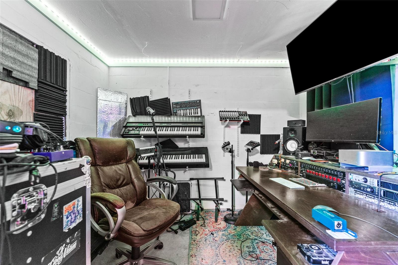 Image 26 of 38 For 701 49th Street S