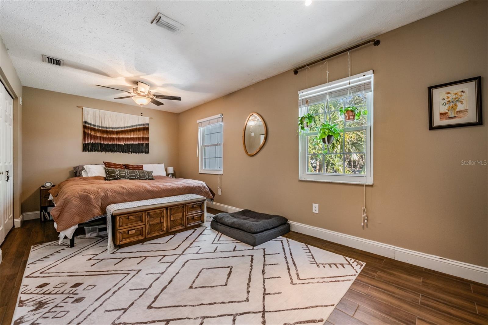 Image 14 of 34 For 611 Saint Henry Drive