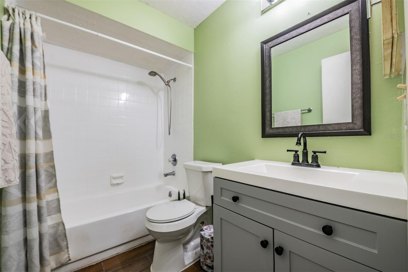 Image 20 of 34 For 611 Saint Henry Drive