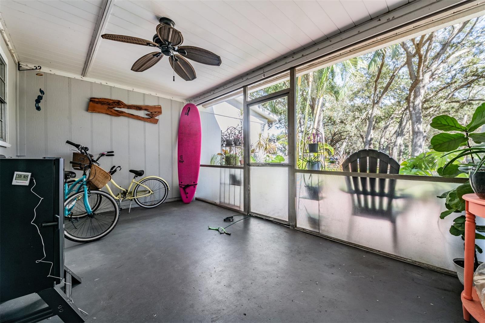 Image 21 of 34 For 611 Saint Henry Drive