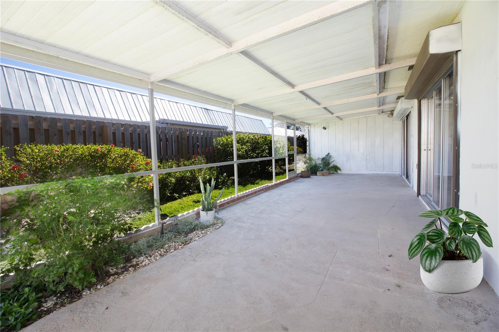 Image 17 of 27 For 6575 Green Valley Drive