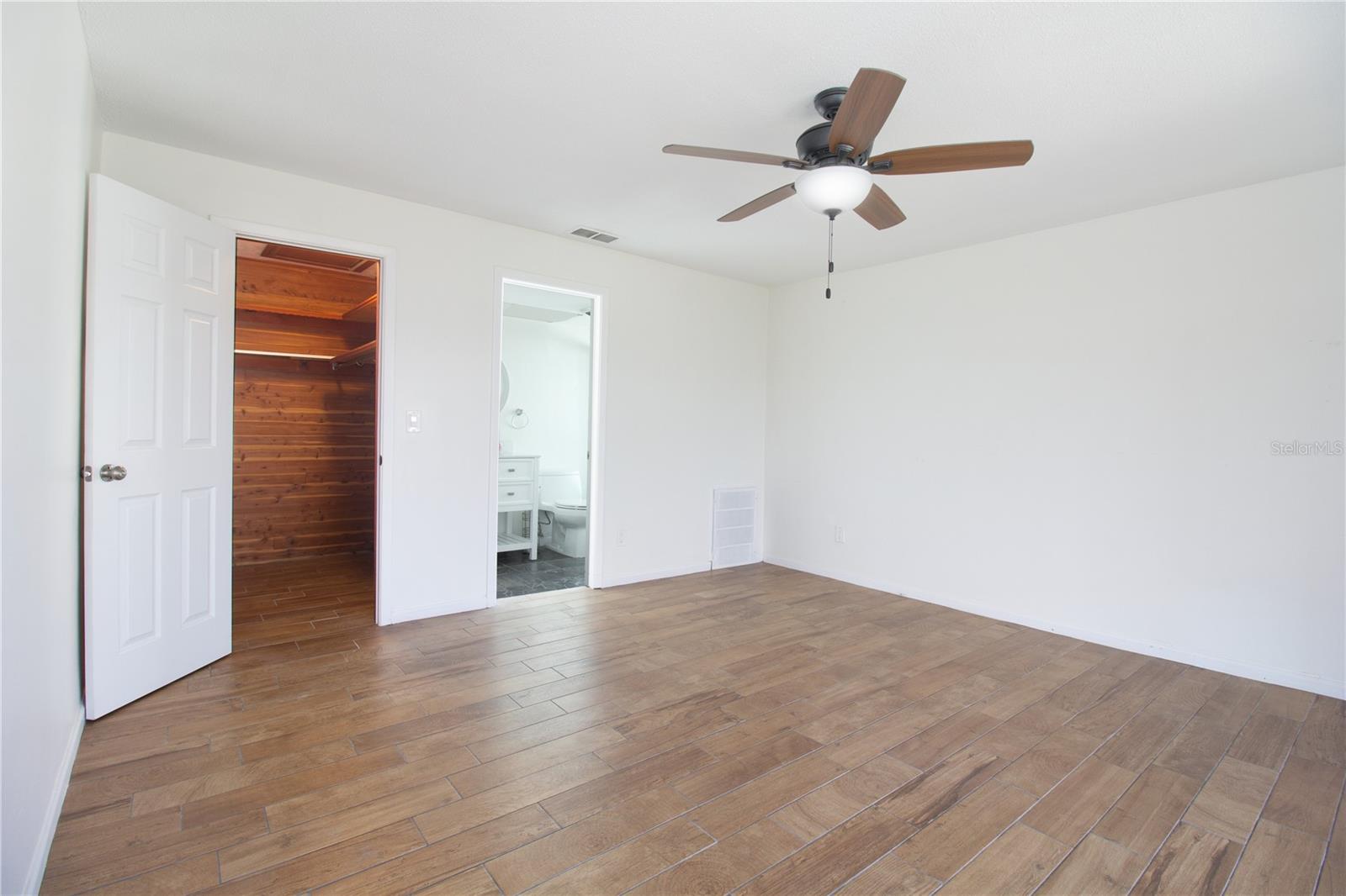 Image 9 of 27 For 6575 Green Valley Drive