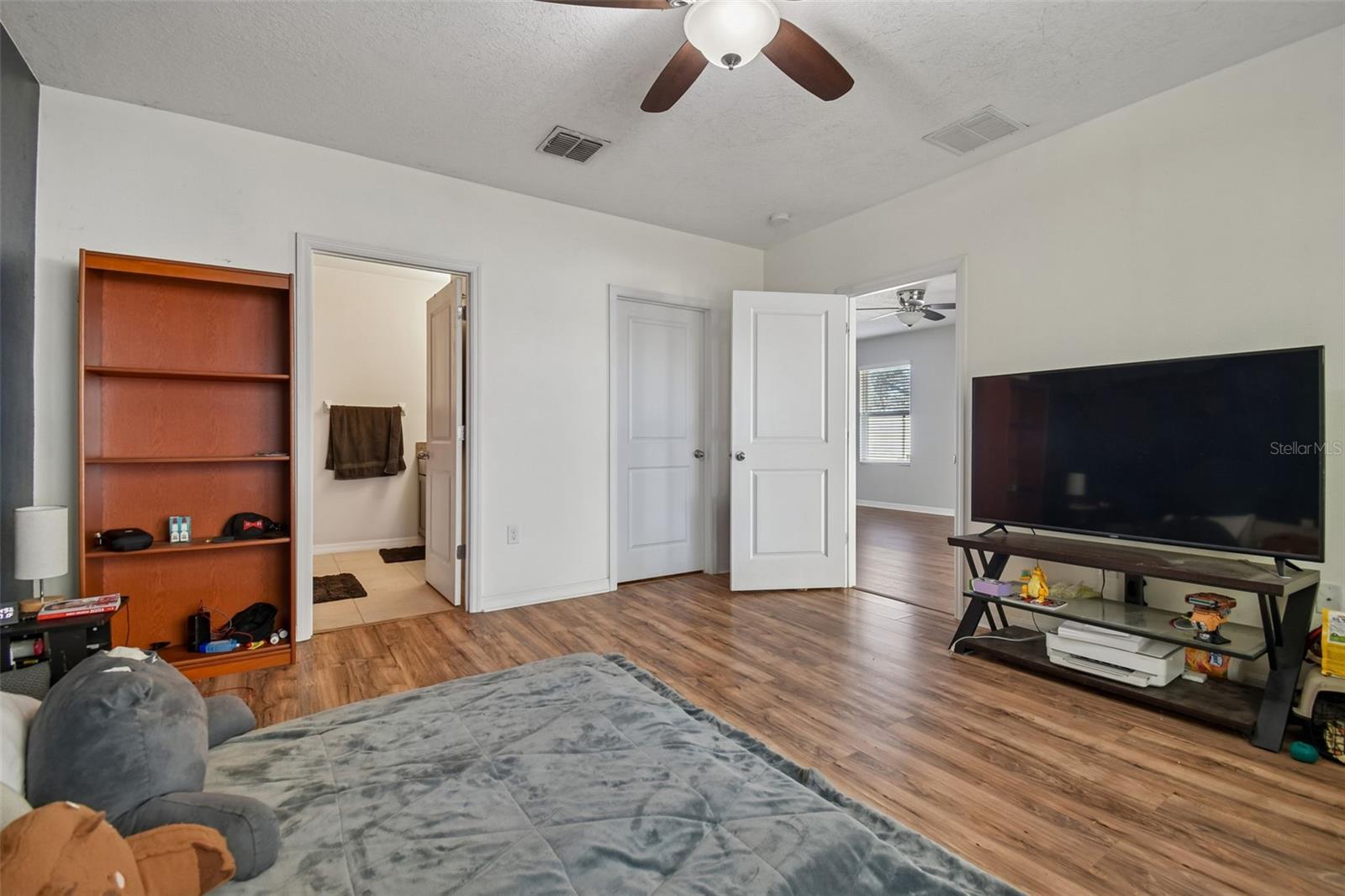 Image 19 of 55 For 10104 Hawk Storm Avenue