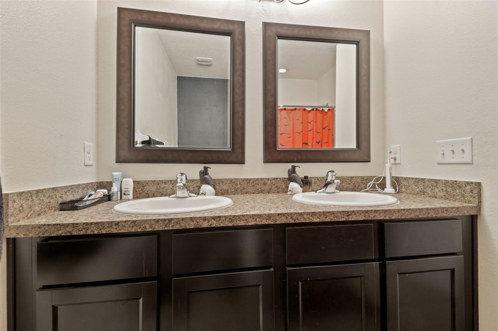 Image 21 of 55 For 10104 Hawk Storm Avenue