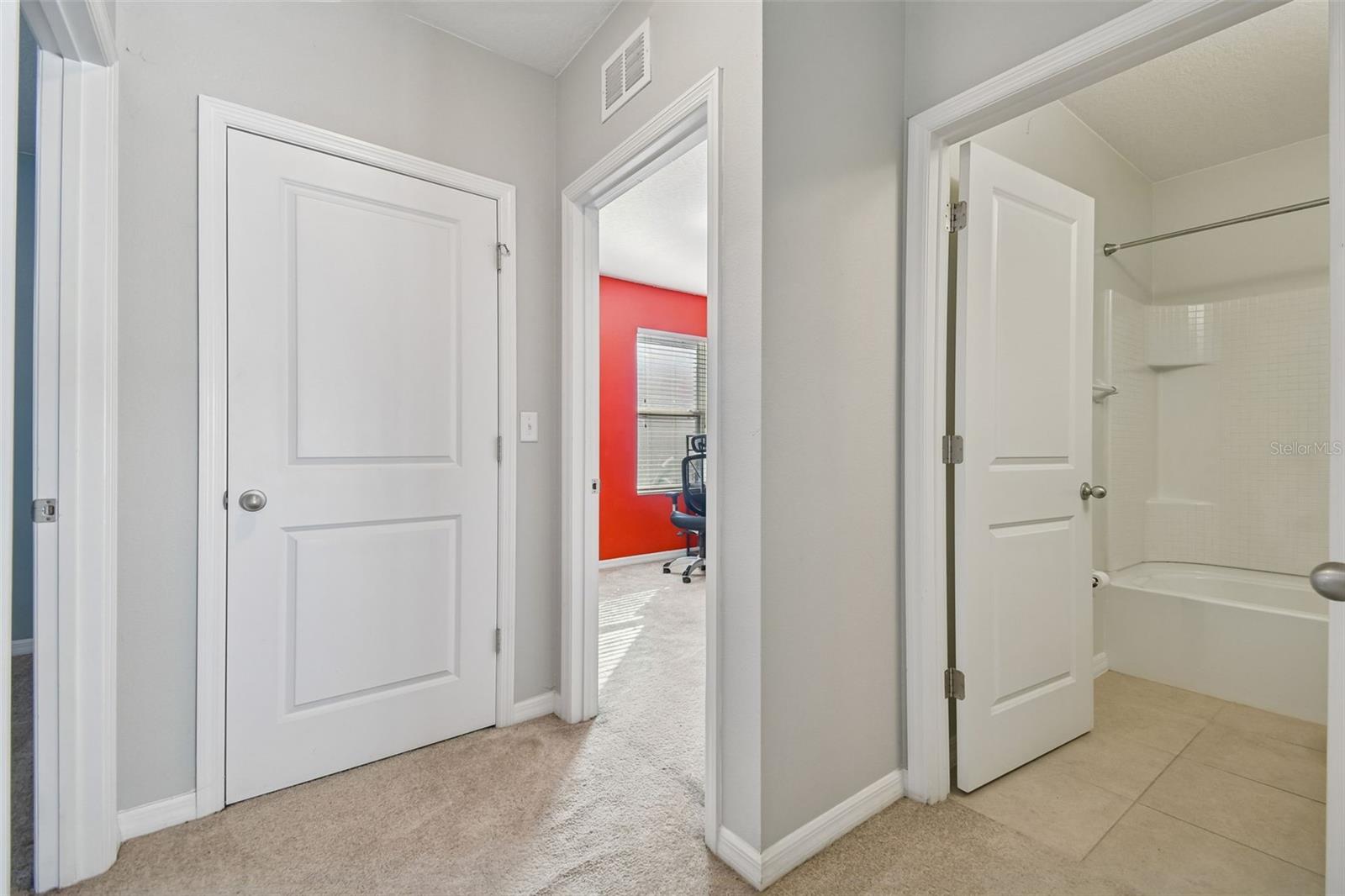 Image 22 of 55 For 10104 Hawk Storm Avenue