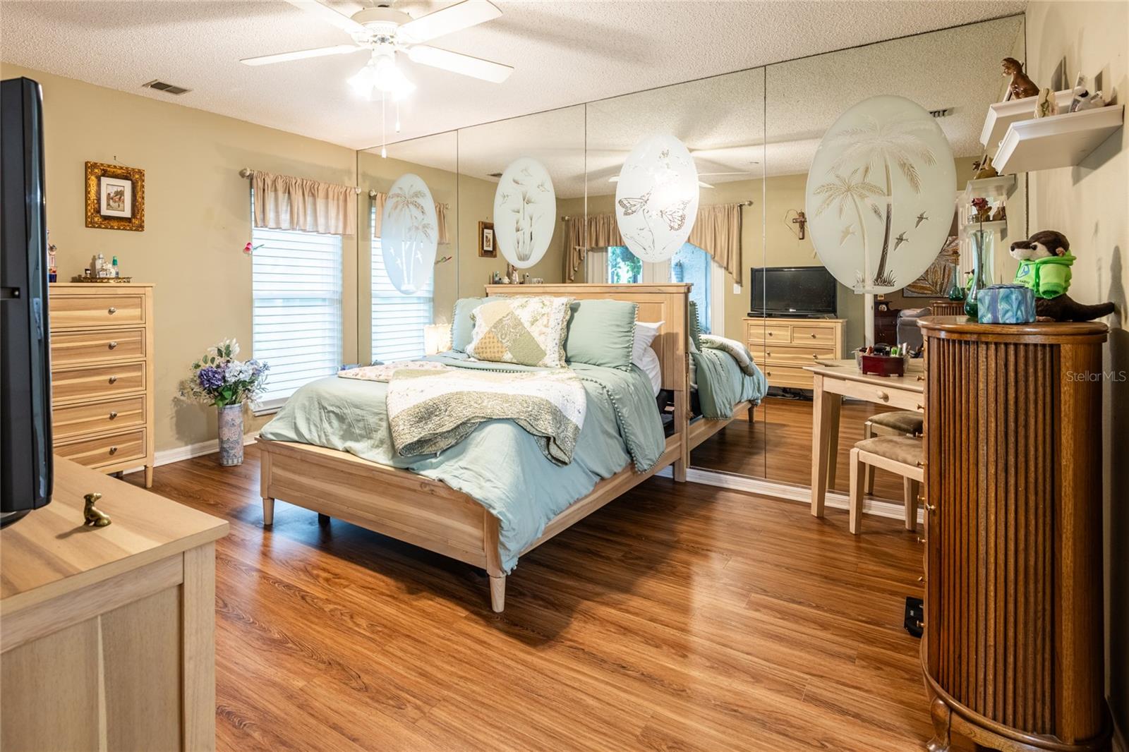 Image 19 of 28 For 1801 Lake Road 11d