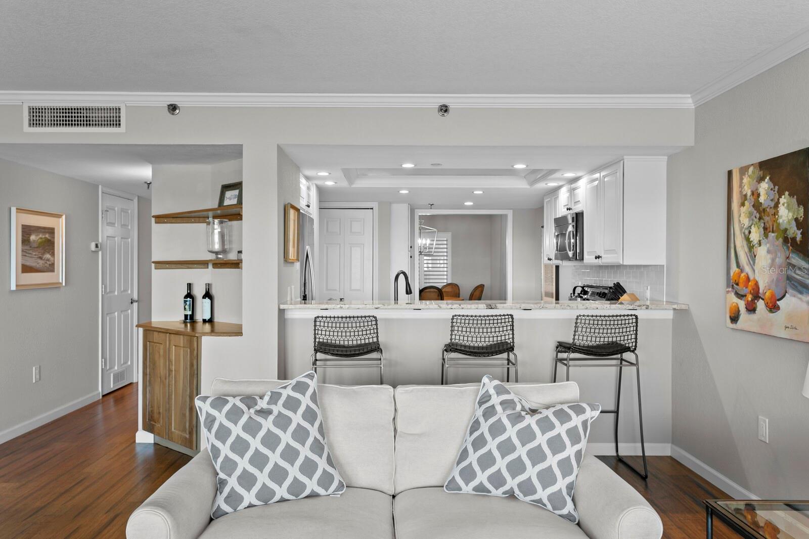 Image 16 of 85 For 2 Adalia Avenue 1002