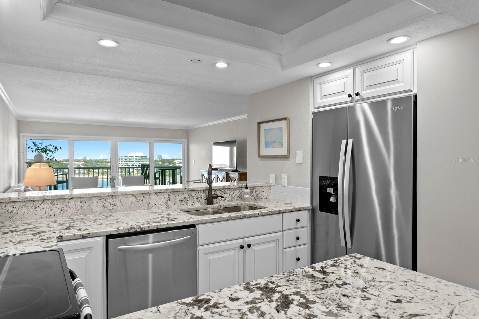 Image 18 of 85 For 2 Adalia Avenue 1002