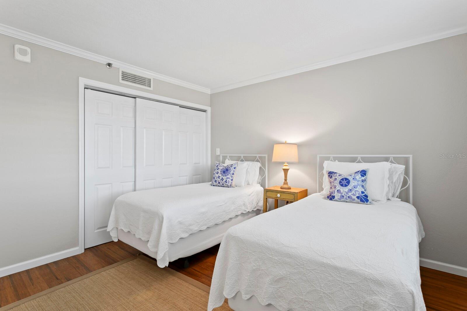 Image 31 of 85 For 2 Adalia Avenue 1002