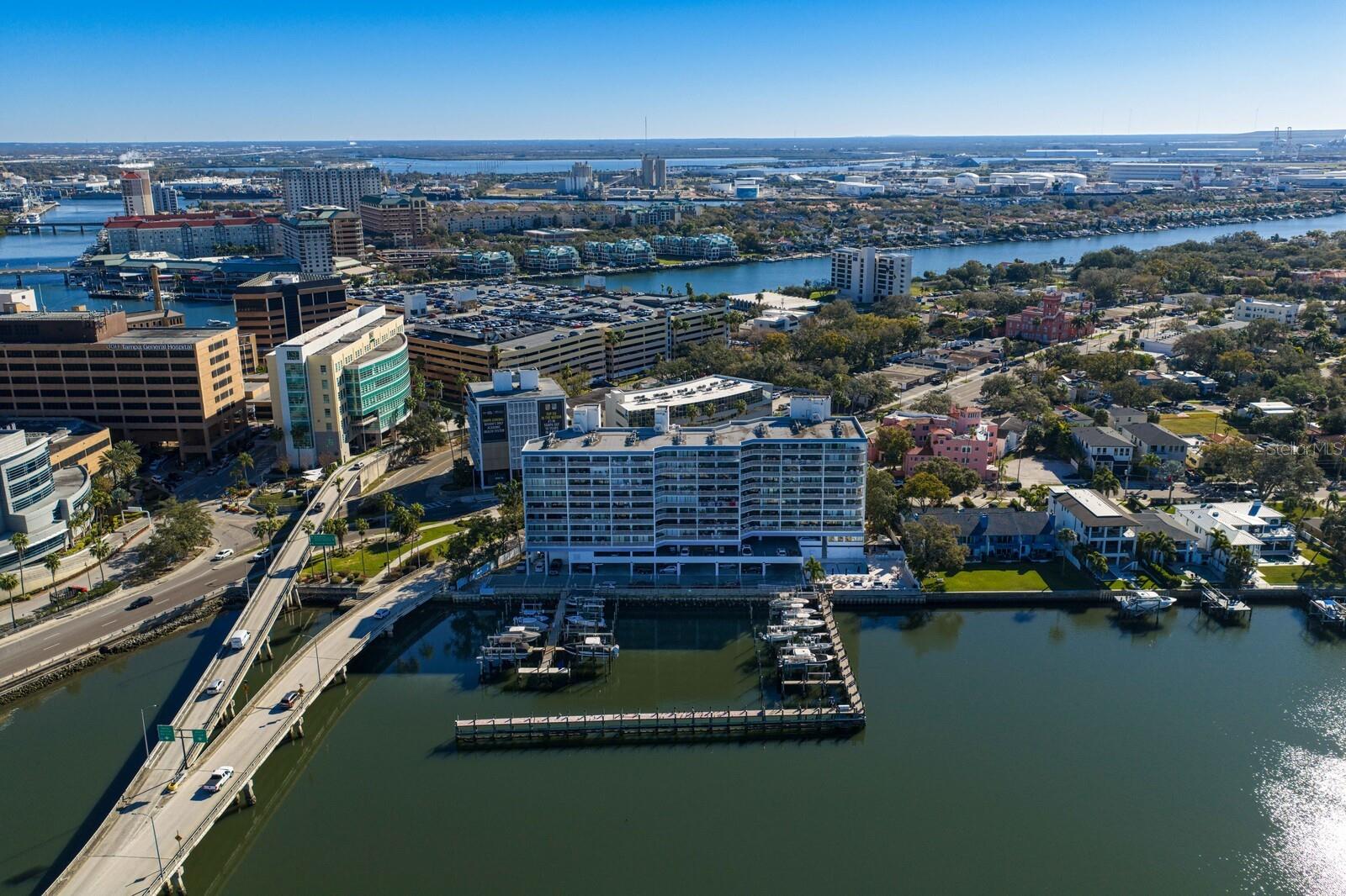 Image 60 of 85 For 2 Adalia Avenue 1002