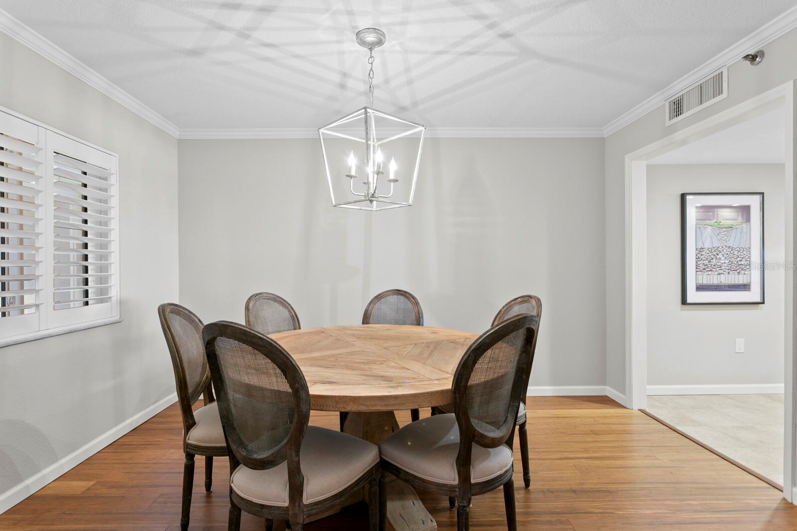 Image 7 of 85 For 2 Adalia Avenue 1002