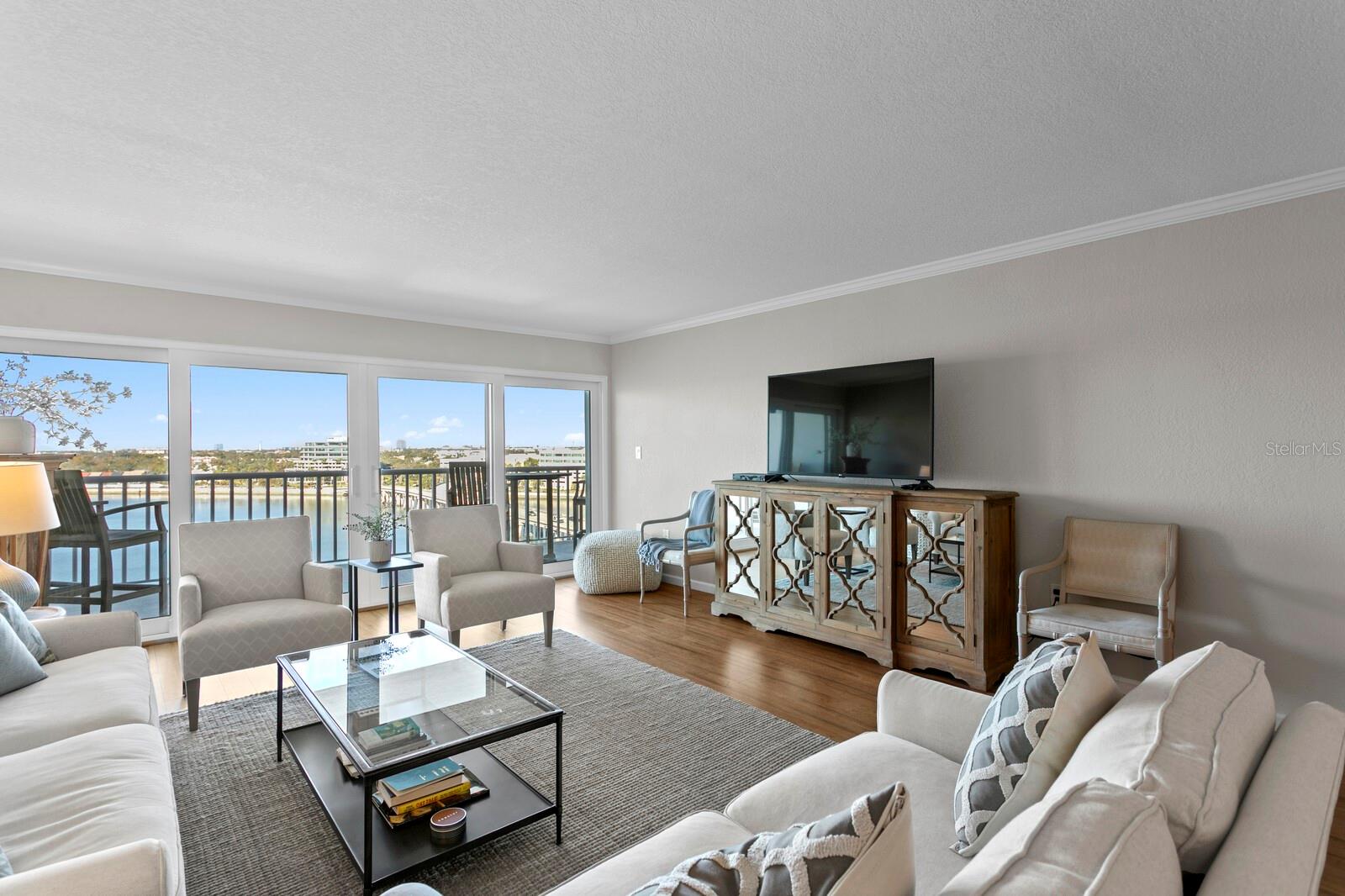 Image 9 of 85 For 2 Adalia Avenue 1002