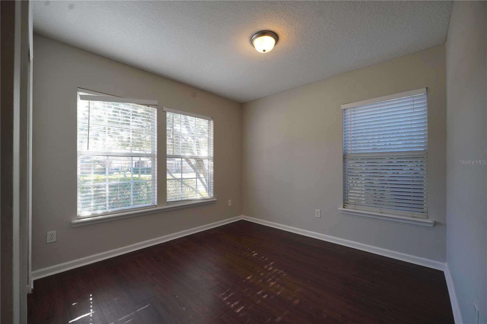 Listing photo id 9 for 3919 Marsh Bluff Drive