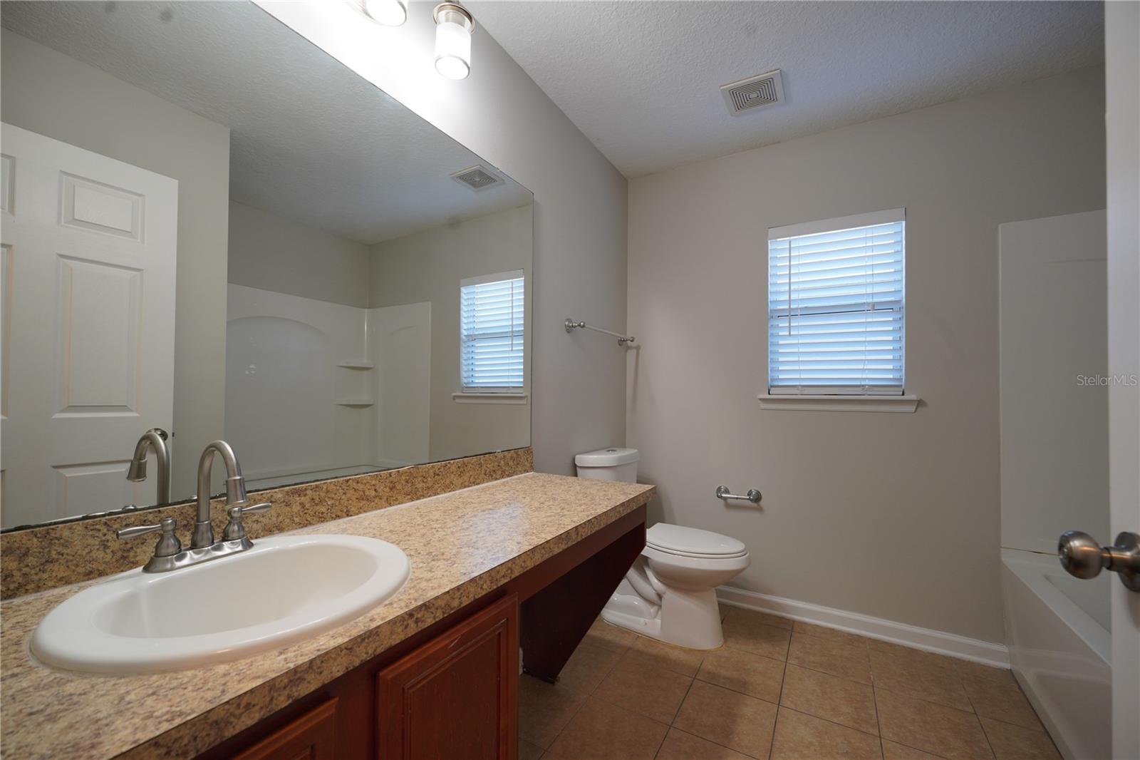 Listing photo id 10 for 3919 Marsh Bluff Drive
