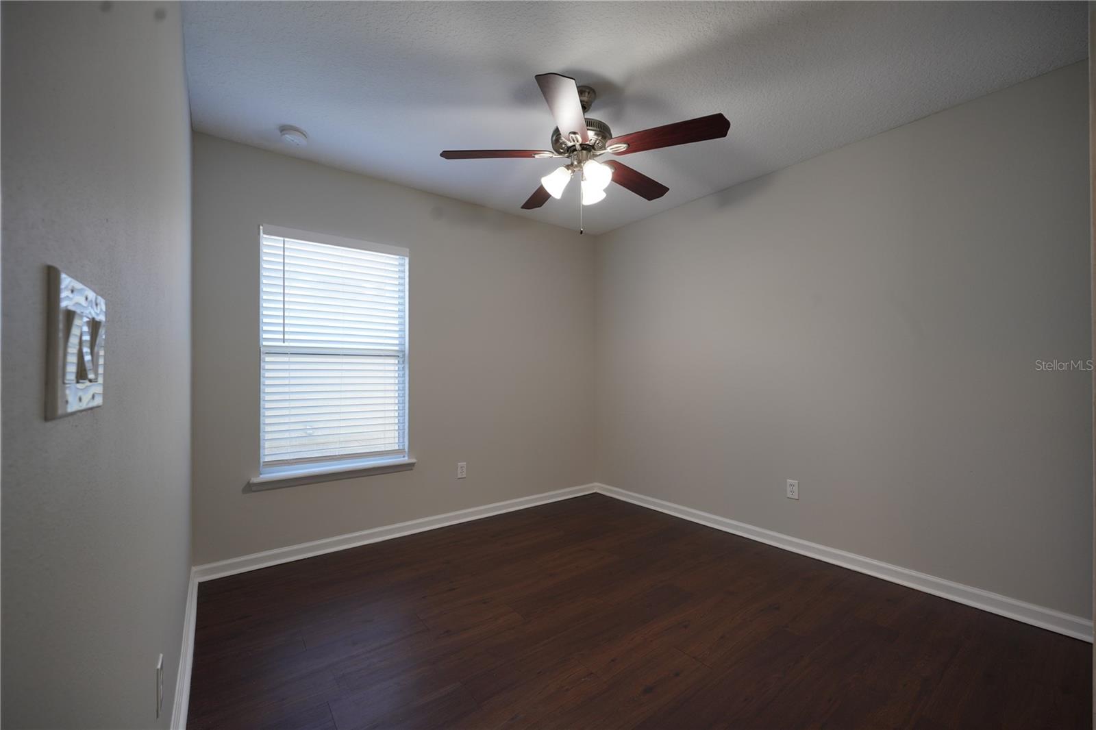 Listing photo id 11 for 3919 Marsh Bluff Drive