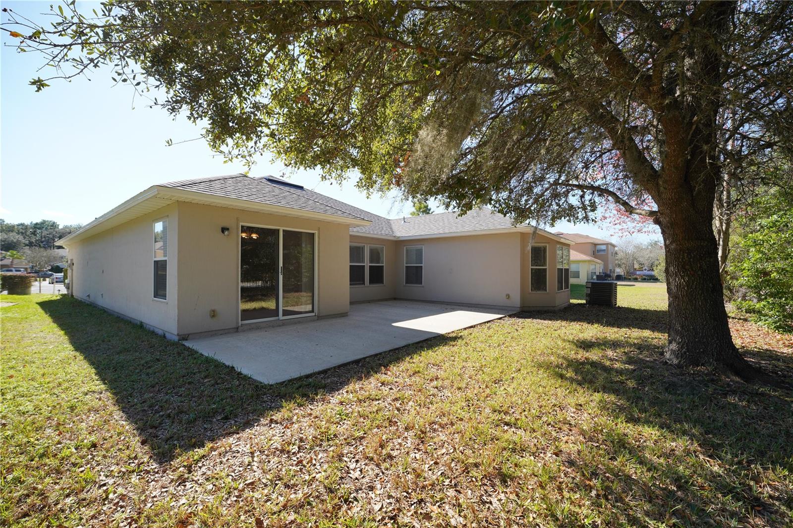 Listing photo id 16 for 3919 Marsh Bluff Drive