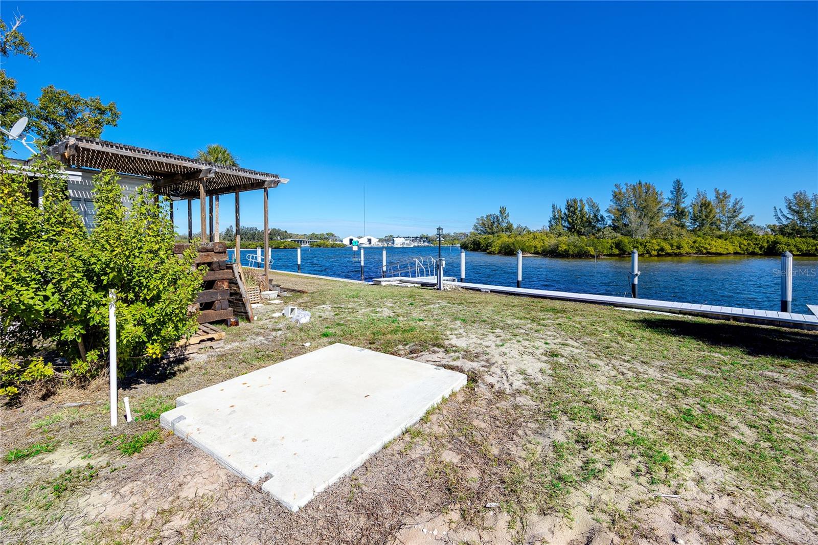 Image 15 of 29 For 800 Chesapeake Drive 13