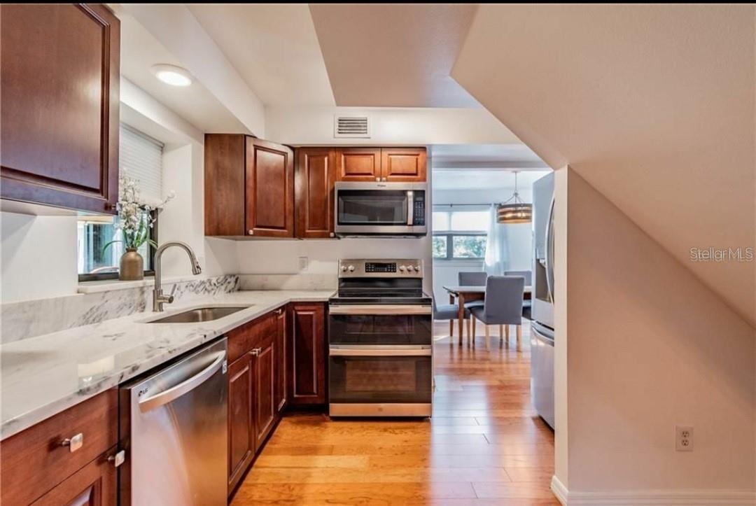 Image 8 of 46 For 368 Ridge Road Sw