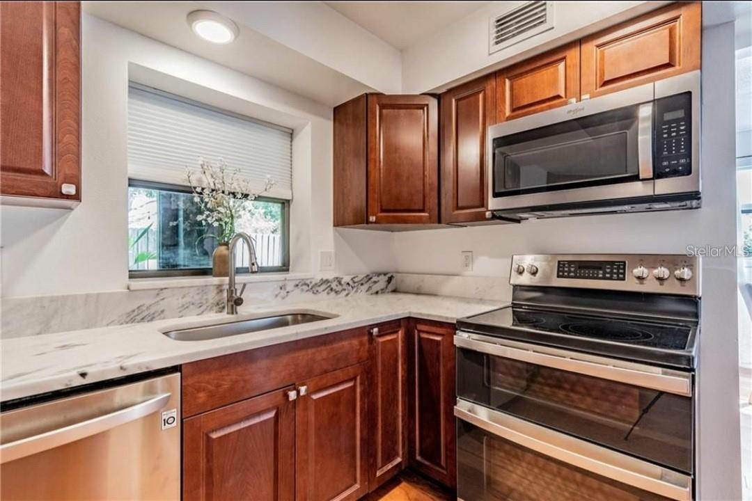 Image 9 of 46 For 368 Ridge Road Sw