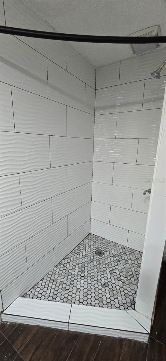 Image 11 of 16 For 1174 Victoria Avenue