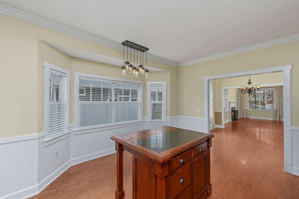 Listing photo id 11 for 4102 Central Avenue