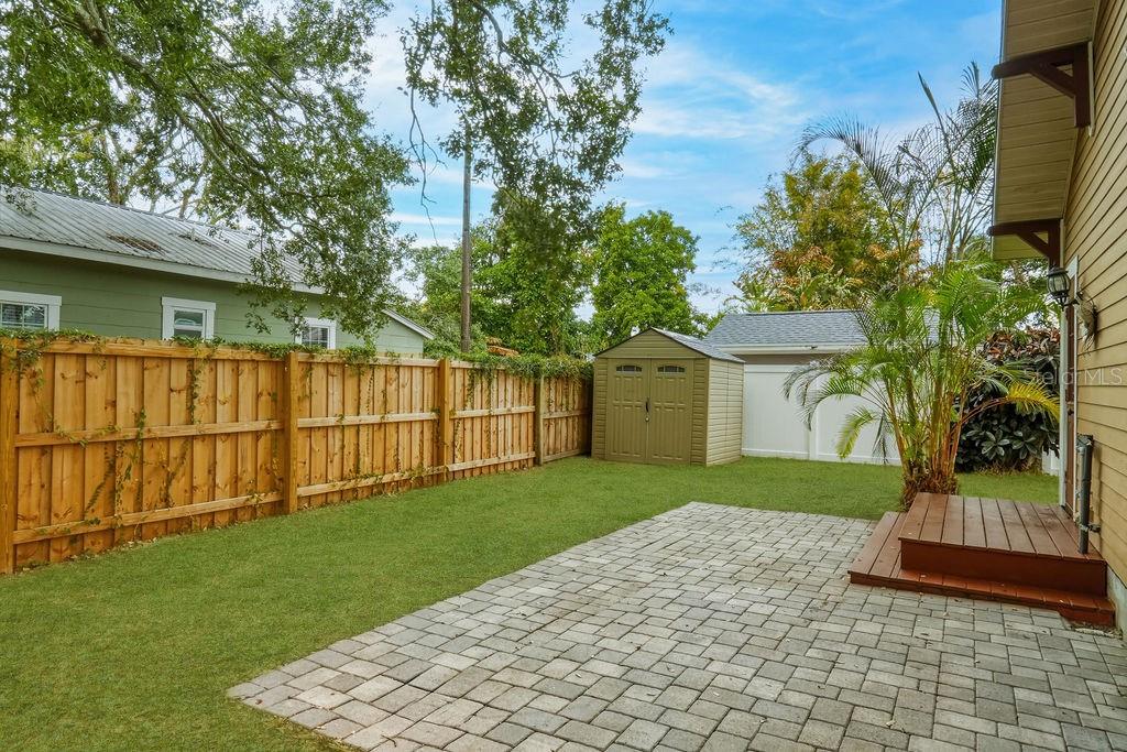 Listing photo id 24 for 4102 Central Avenue