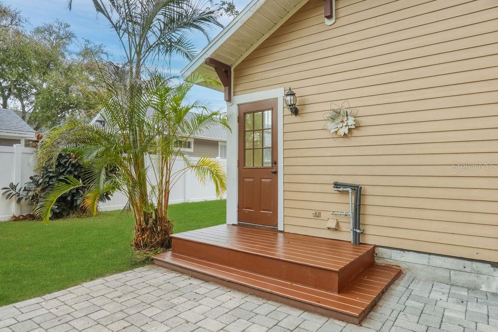 Listing photo id 26 for 4102 Central Avenue