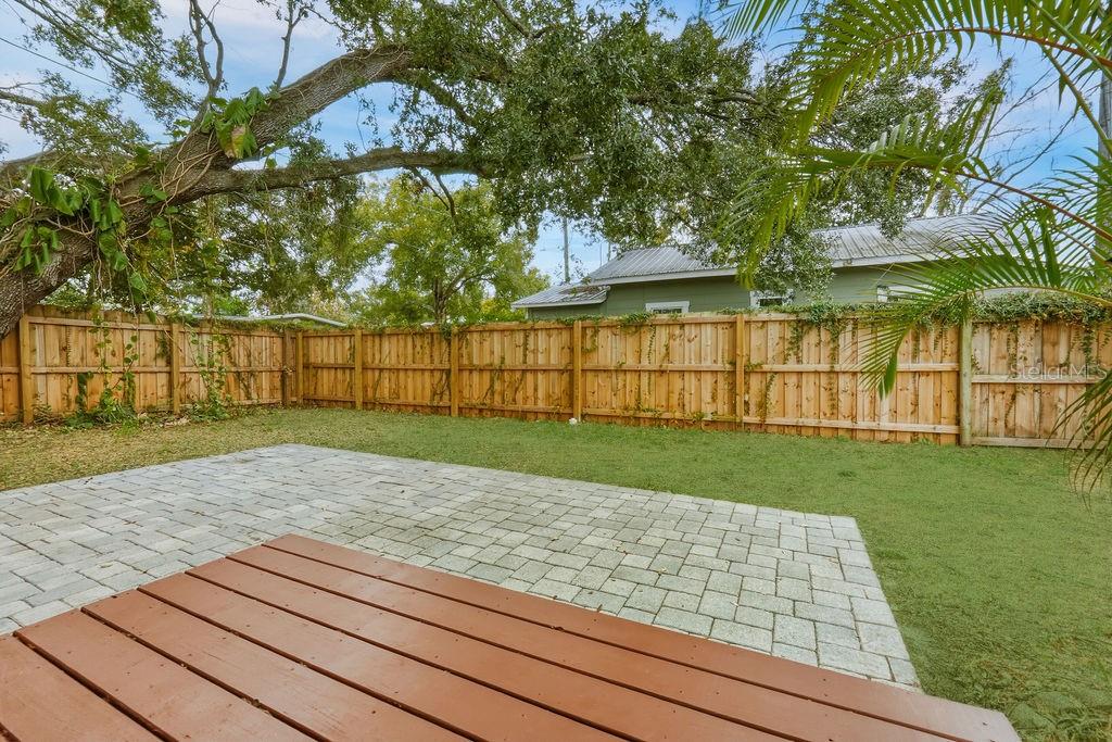 Listing photo id 27 for 4102 Central Avenue