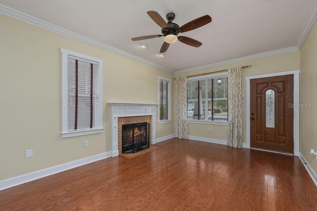 Listing photo id 2 for 4102 Central Avenue