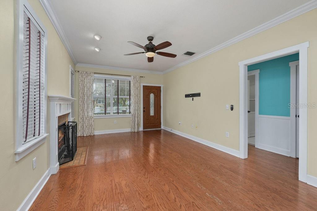 Listing photo id 3 for 4102 Central Avenue