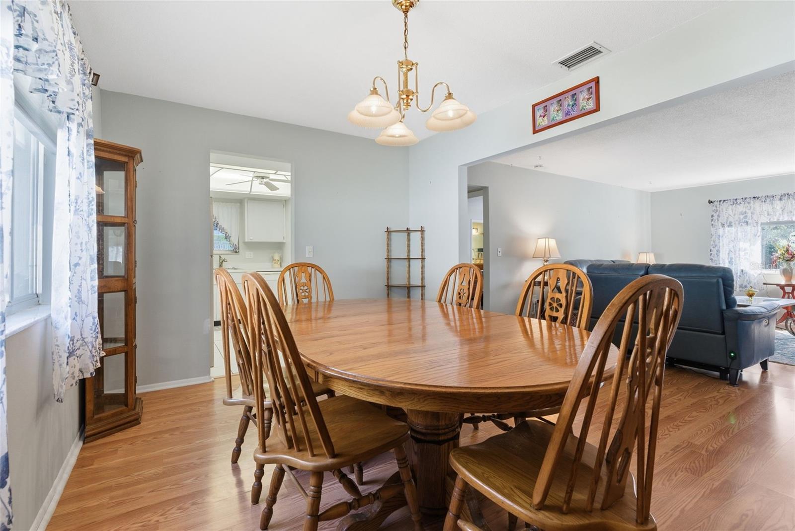 Image 15 of 50 For 1141 Merle Way 14