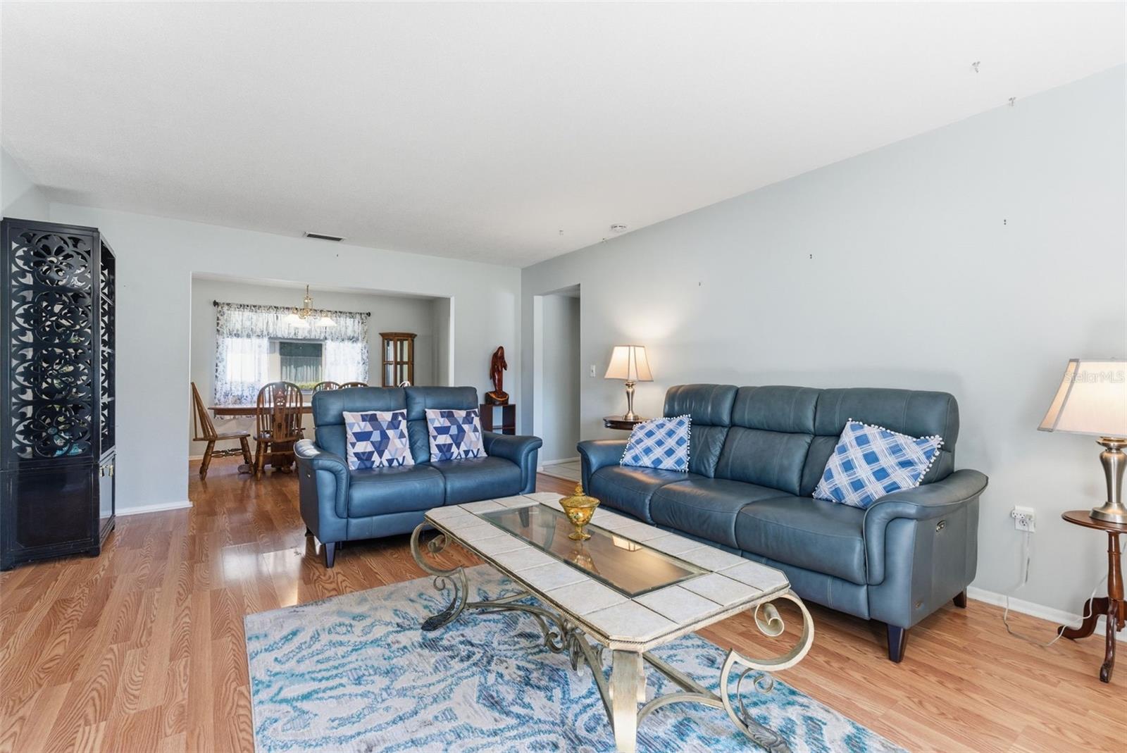 Image 17 of 50 For 1141 Merle Way 14