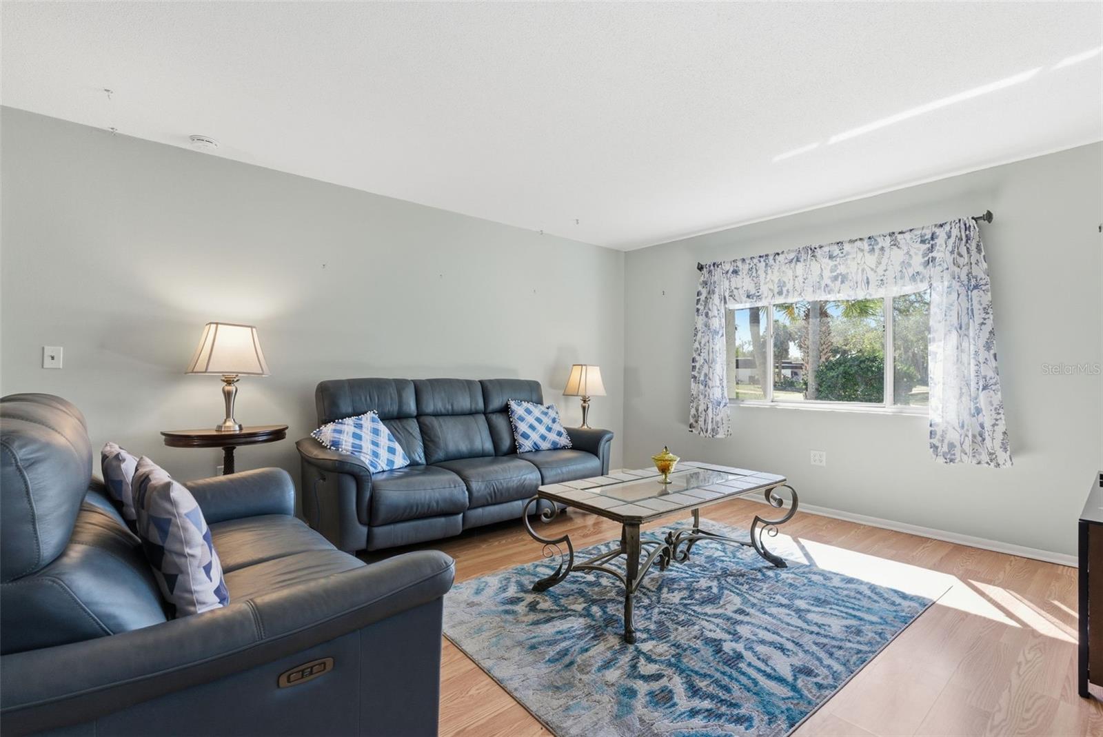 Image 18 of 50 For 1141 Merle Way 14