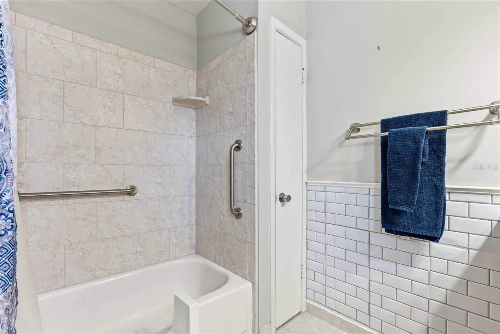 Image 21 of 50 For 1141 Merle Way 14