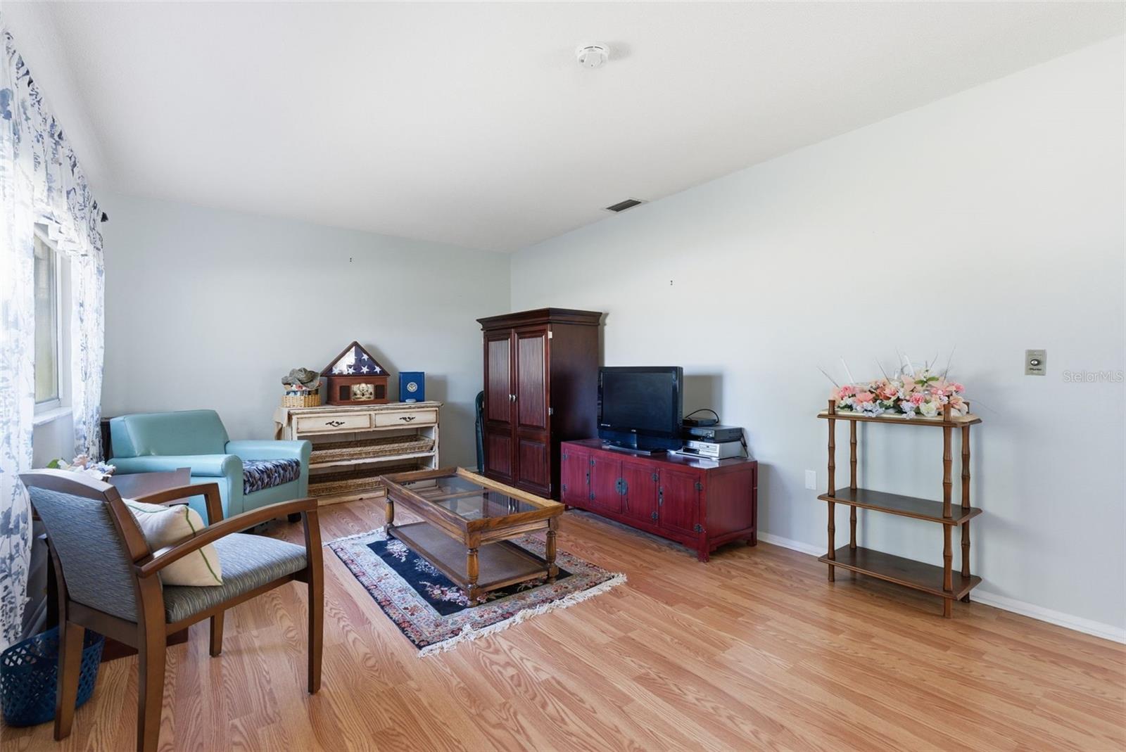 Image 30 of 50 For 1141 Merle Way 14