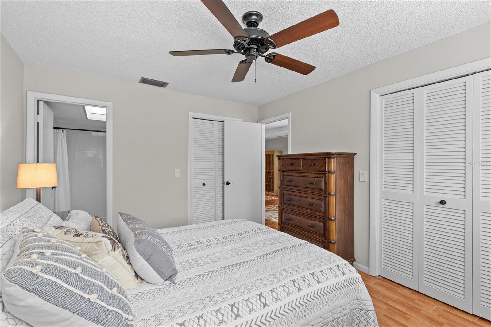 Image 17 of 38 For 1701 Pinehurst Road 9g