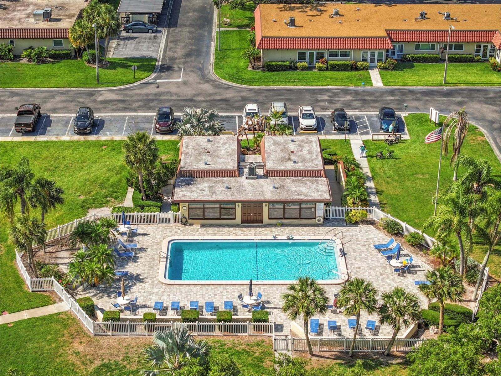 Image 29 of 38 For 1701 Pinehurst Road 9g