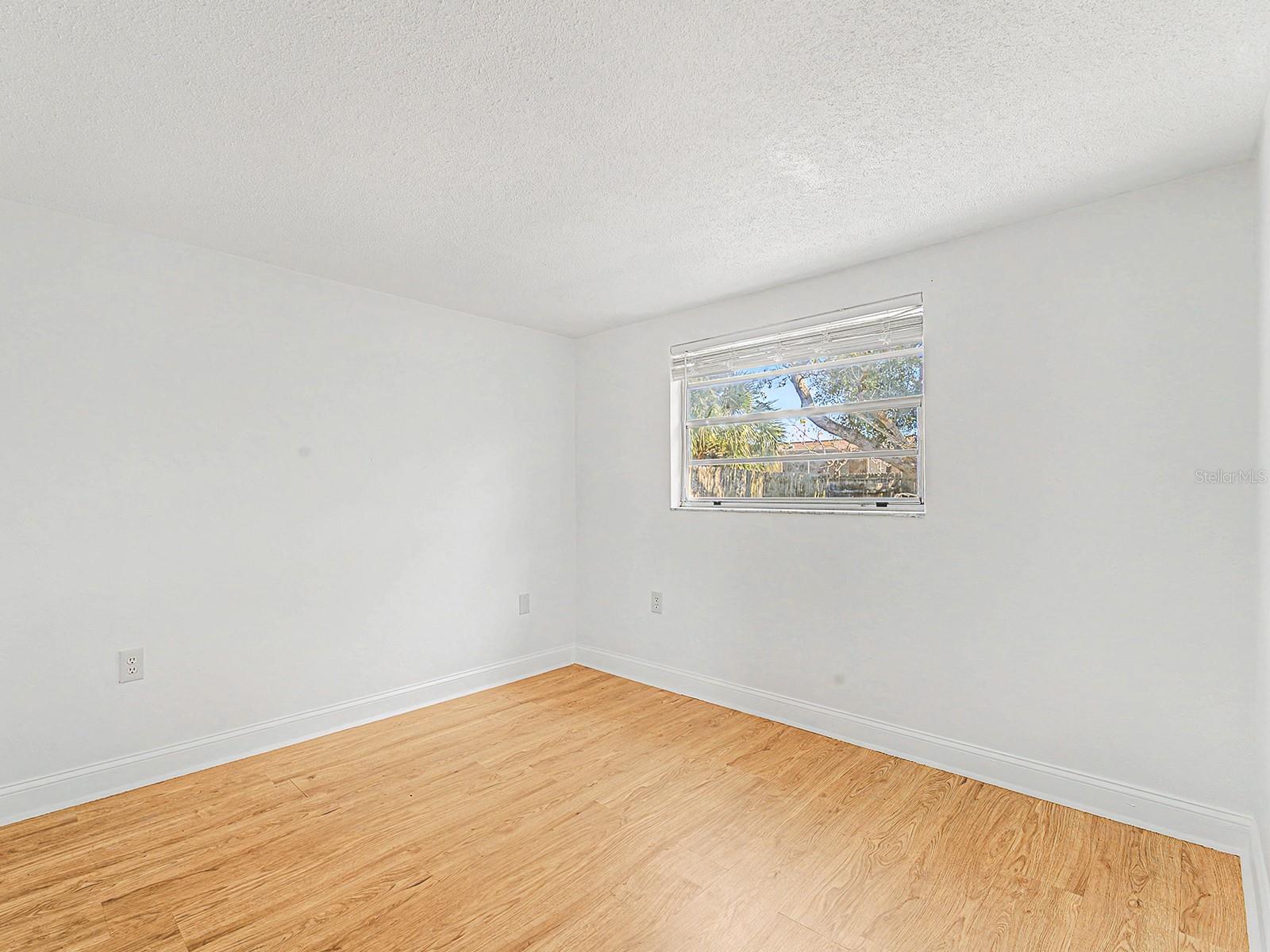 Listing photo id 17 for 9430 Gray Fox Lane