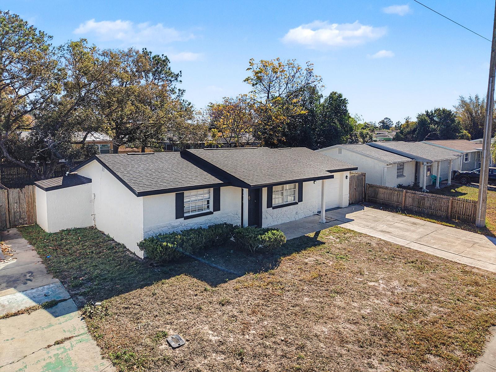 Listing photo id 2 for 9430 Gray Fox Lane
