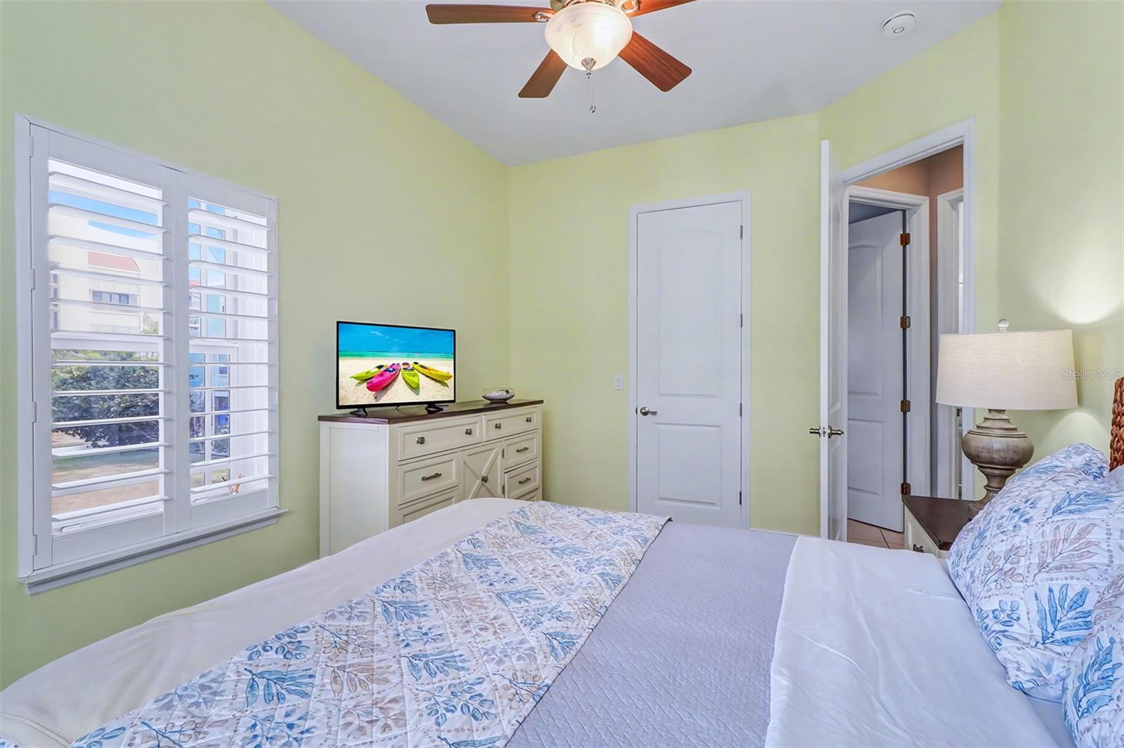 Image 21 of 47 For 19134 Whispering Pines Drive