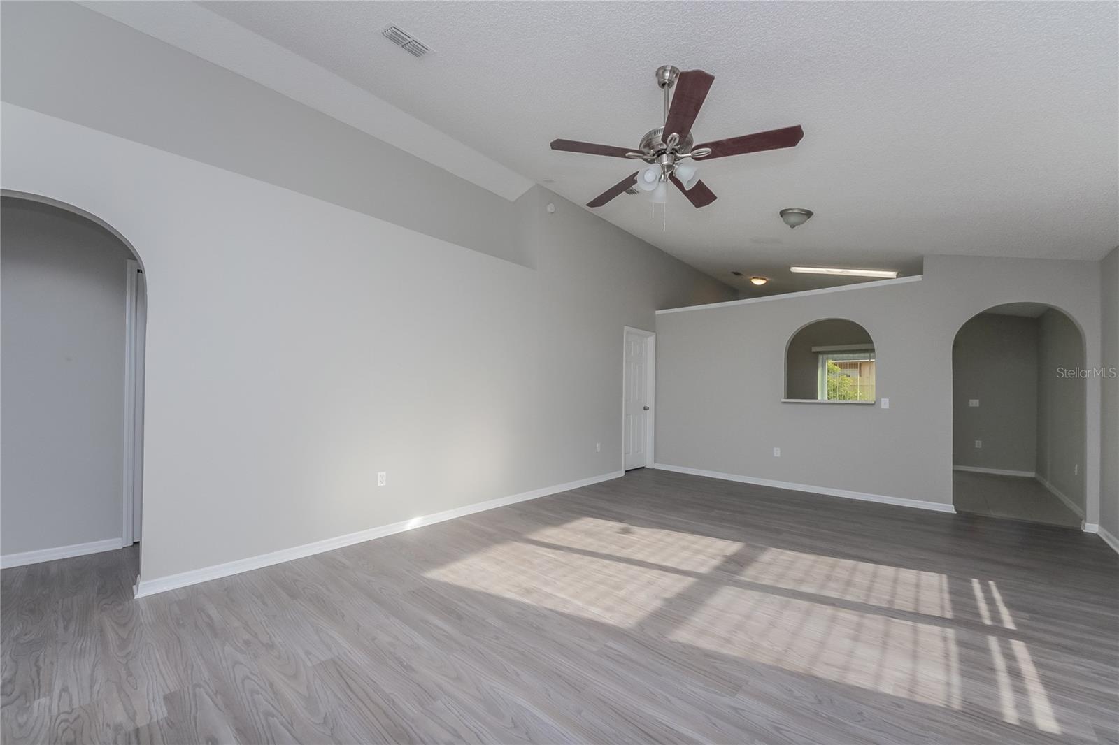 Image 5 of 16 For 5624 New Cambridge Road