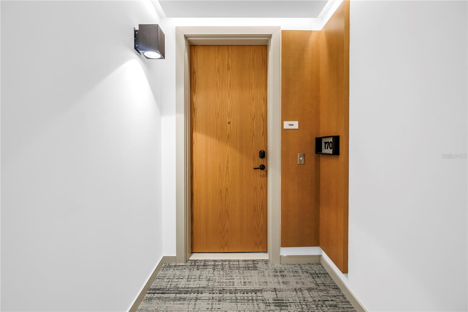 Listing photo id 1 for 777 3rd Avenue N 1703