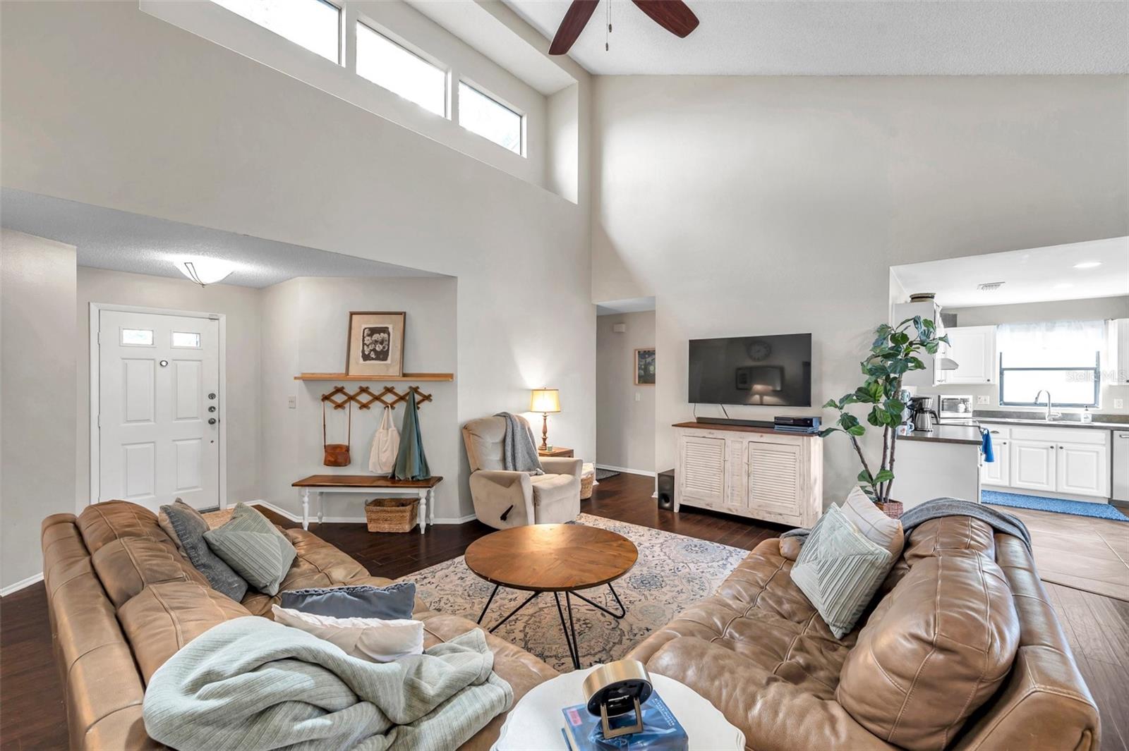 Image 3 of 41 For 13308 Kearney Way