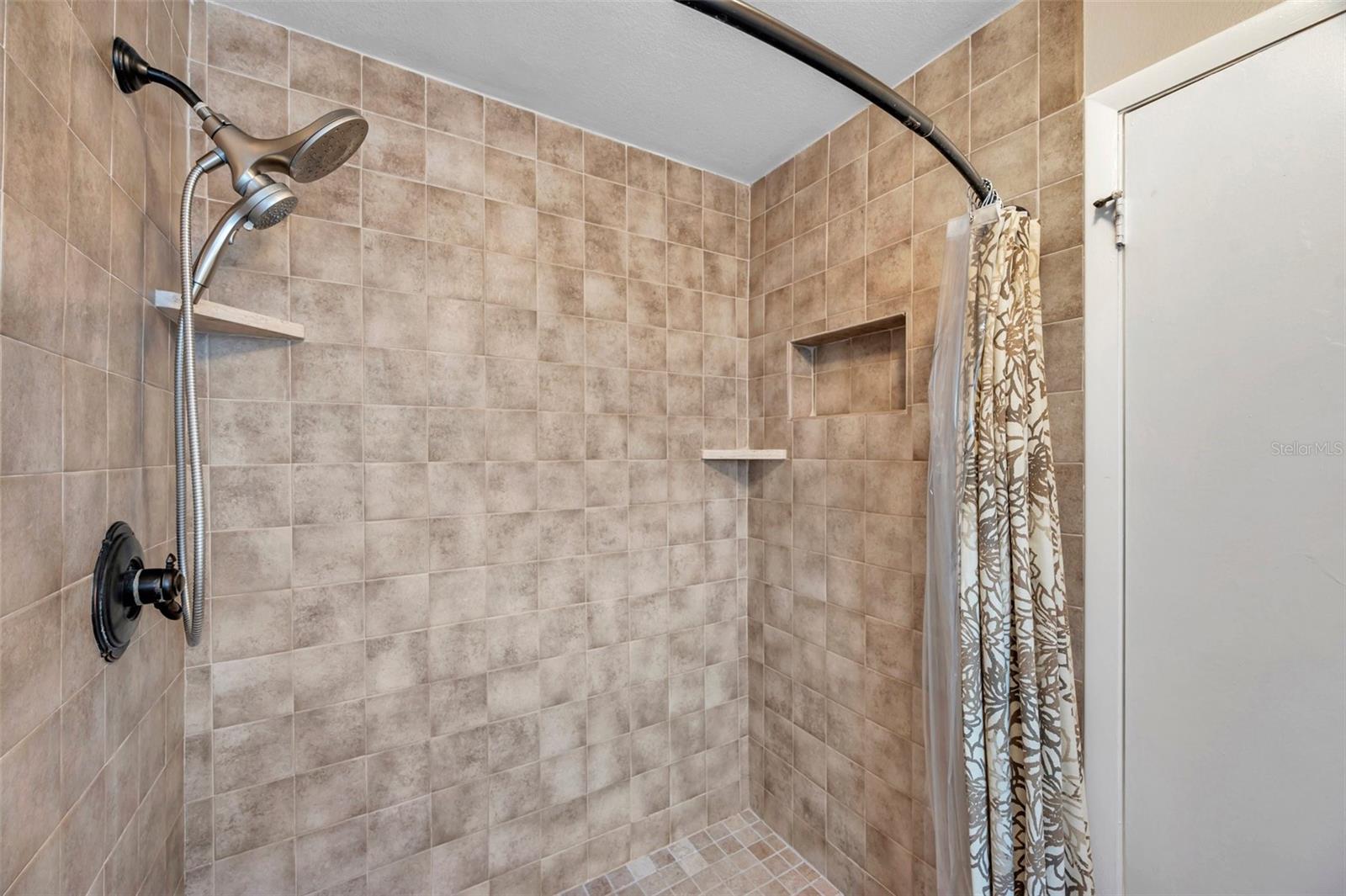 Image 31 of 41 For 13308 Kearney Way