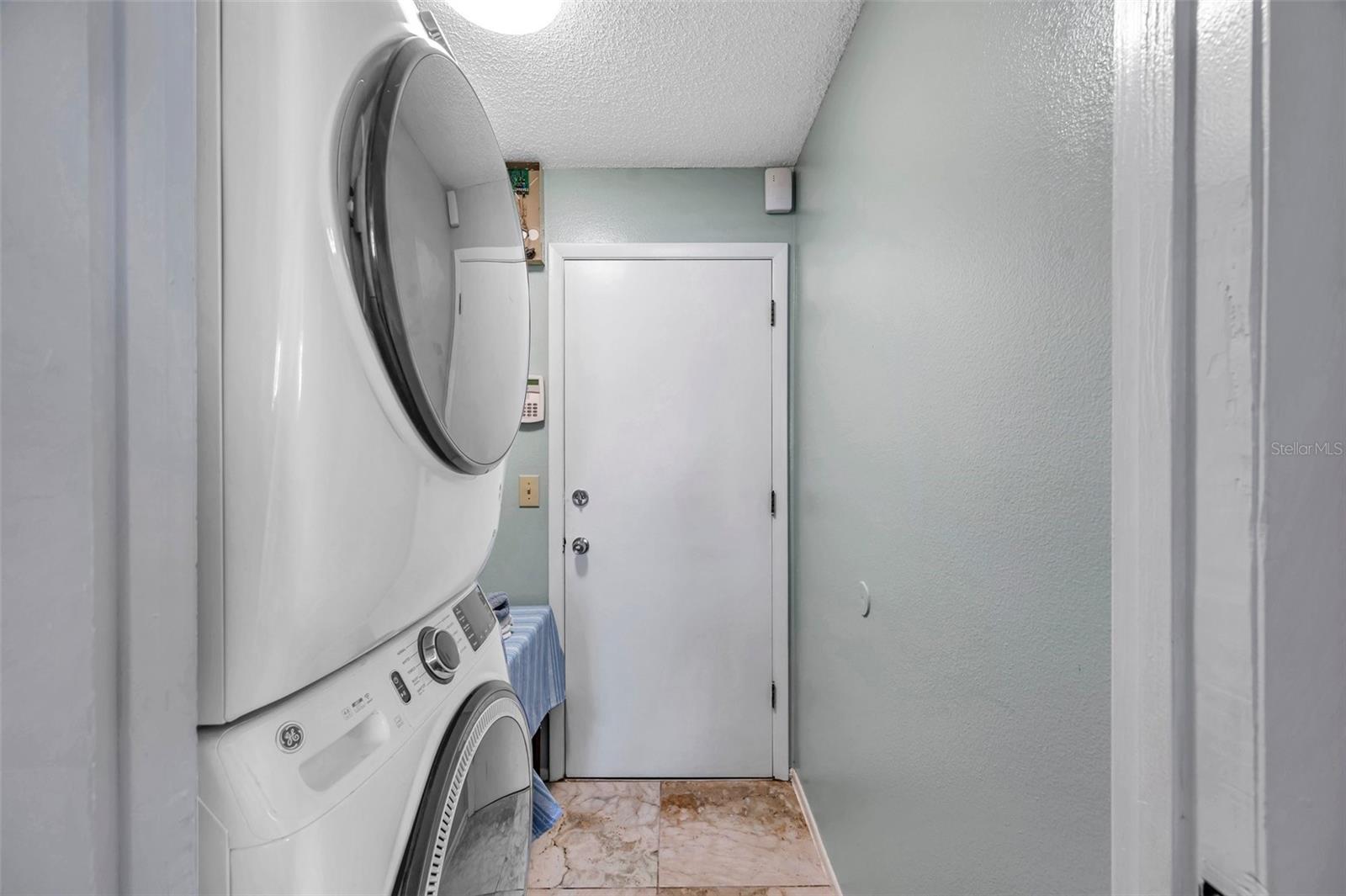 Image 33 of 41 For 13308 Kearney Way