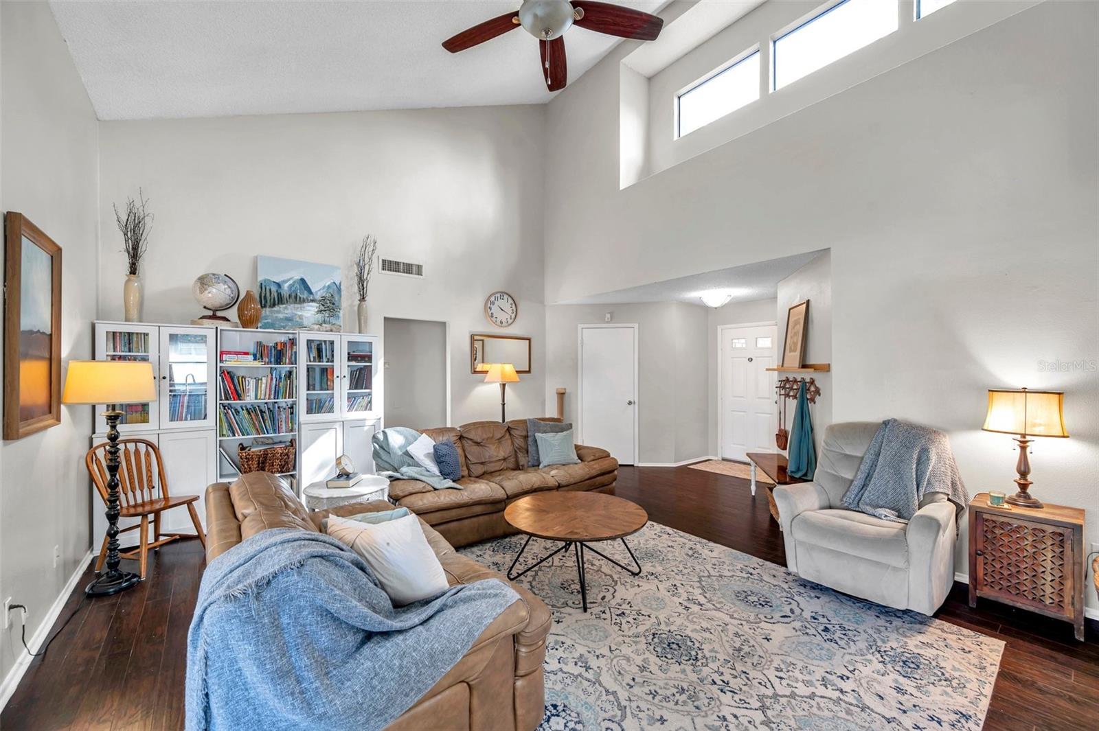 Image 4 of 41 For 13308 Kearney Way