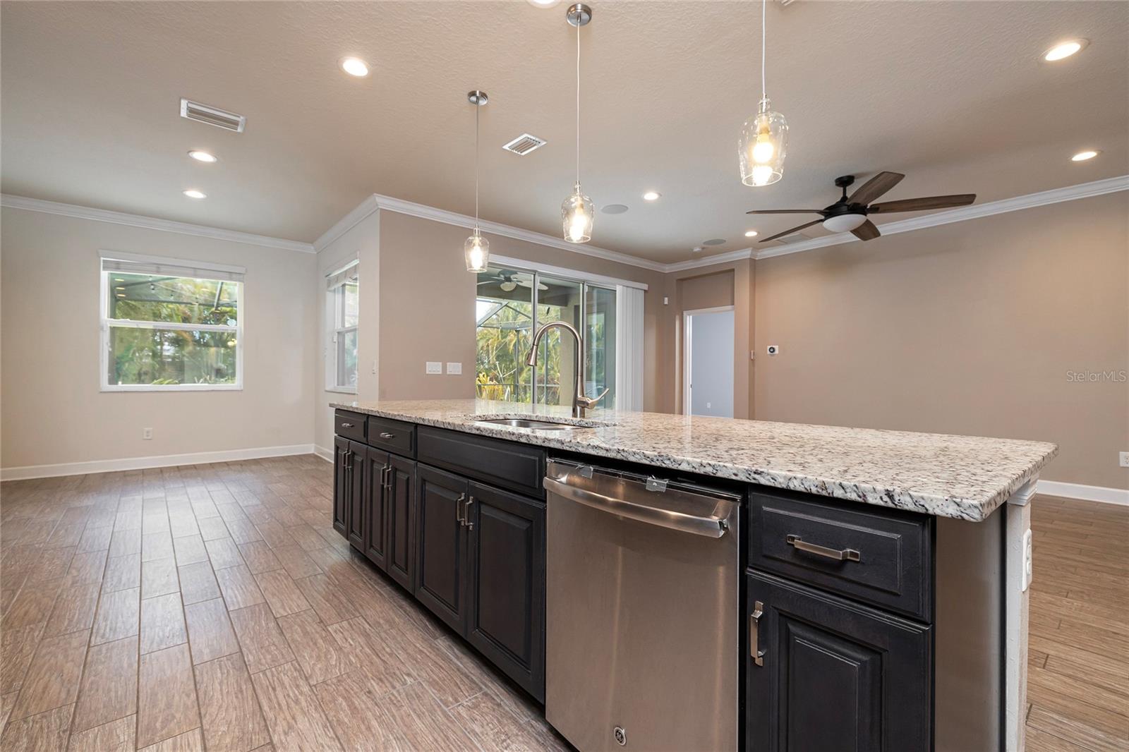 Image 33 of 76 For 1277 Windy Bay Shoal